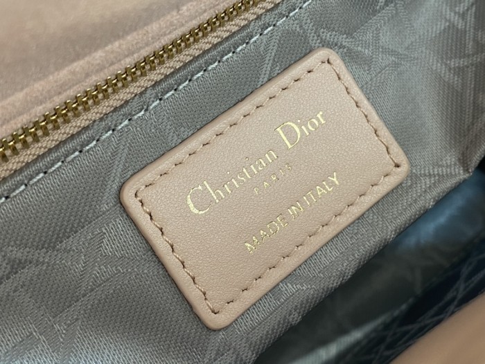 Handbag Dior size 20 cm