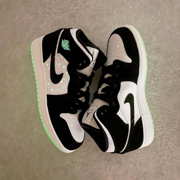 Jordan 1 Mid White Black Teal Tint