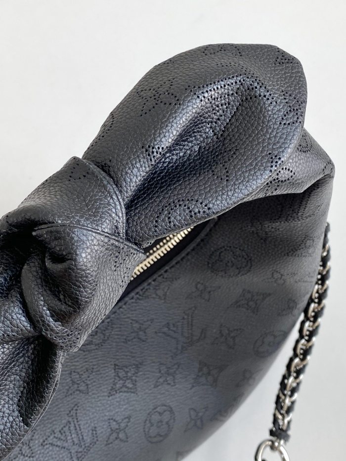 Handbag Louis Vuitton M20703 size 28 x 34 x 12 cm