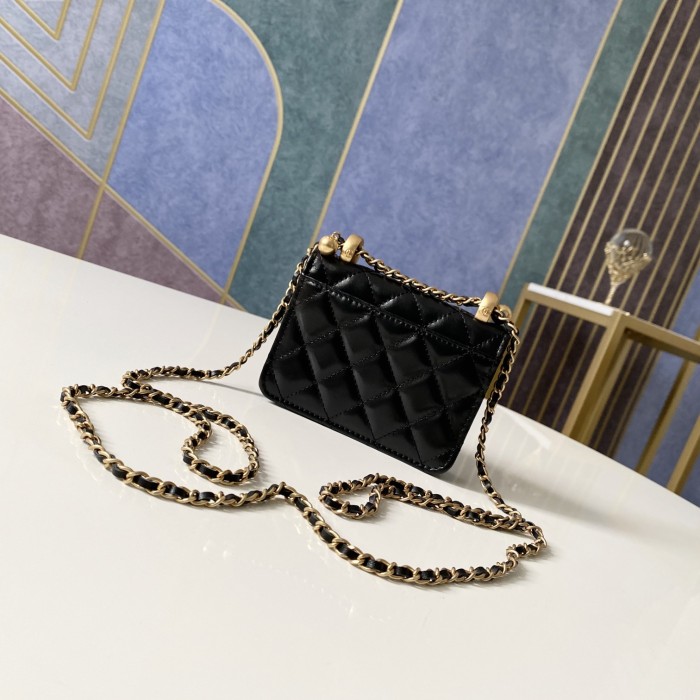 Handbag Chanel 81119 size 12 9.5 3 cm