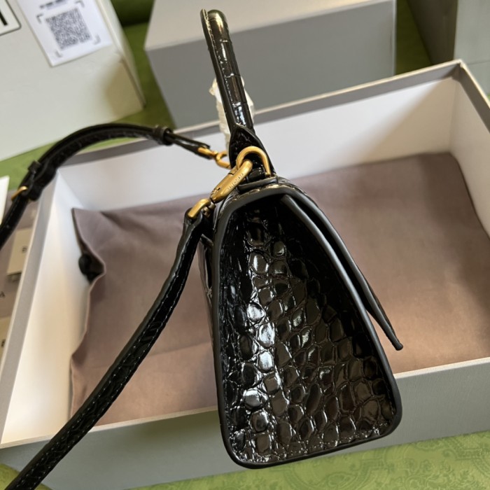 Handbag Gucci 5928331 size 19*13*8 cm