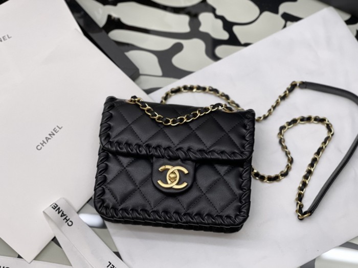Handbag Chanel size 15*19*6* cm