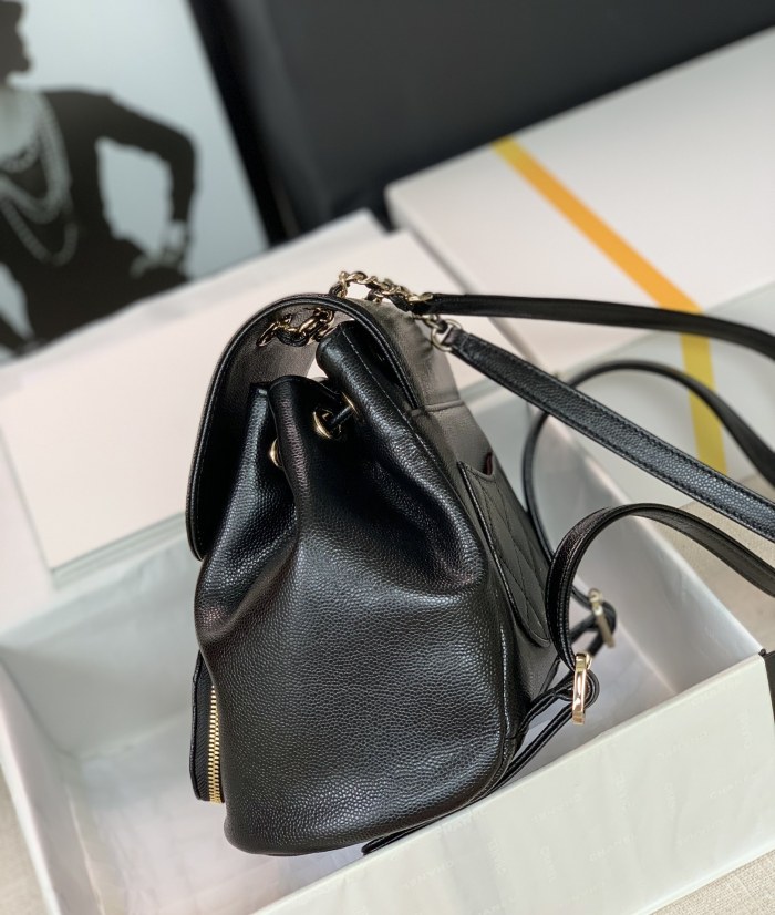 Handbag Chanel size 20x19x12 cm