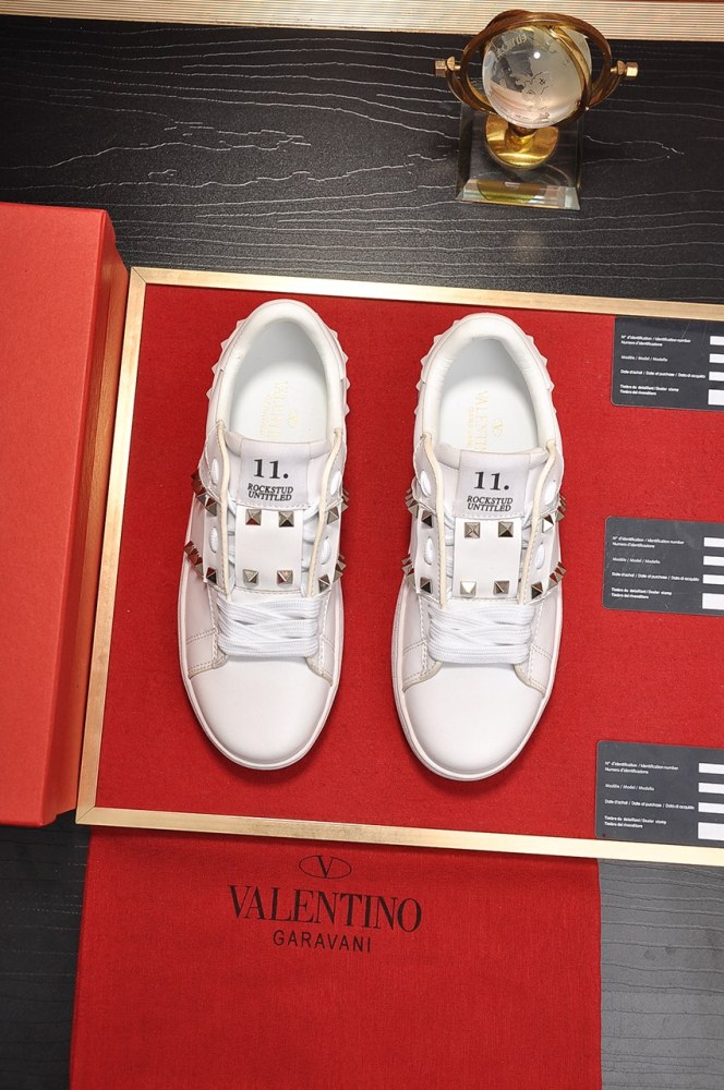 Valentino Garavani Rockstud Untitled calfskin sneaker 12