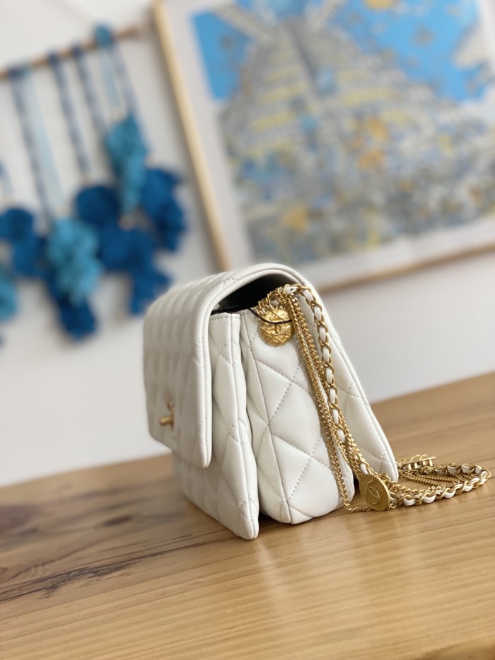 Handbag Chanel 3378 size 15cmX20cmX9 cm