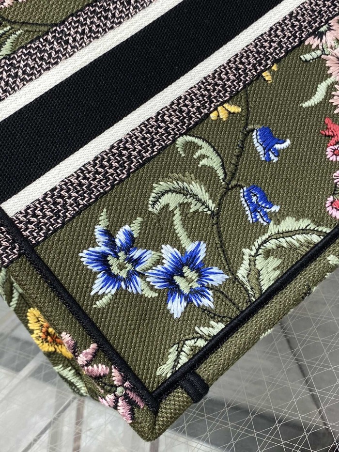 Handbag Dior size 26*8*22 cm