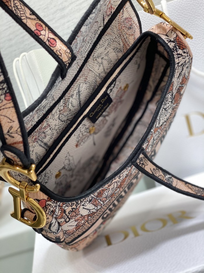 Handbag Dior size 25 cm