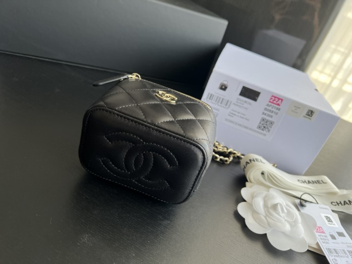 Handbag Chanel AP2198 size 11cmx8.5cmx7 cm