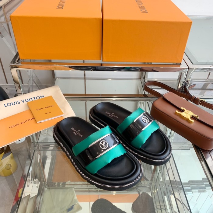 Louis Vuitton POOL PILLOW FLAT COMFORT MULES 4