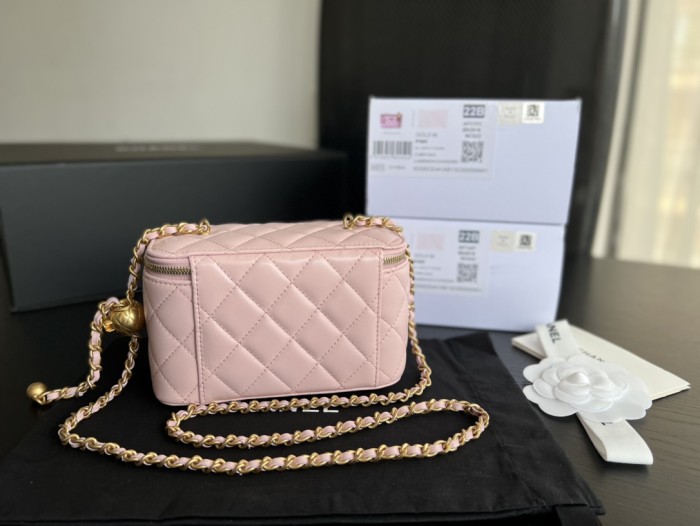 Handbag Chanel AP2303 size 17cmx9.5cmx8 cm