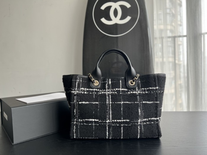 Handbag Chanel size 33 cm
