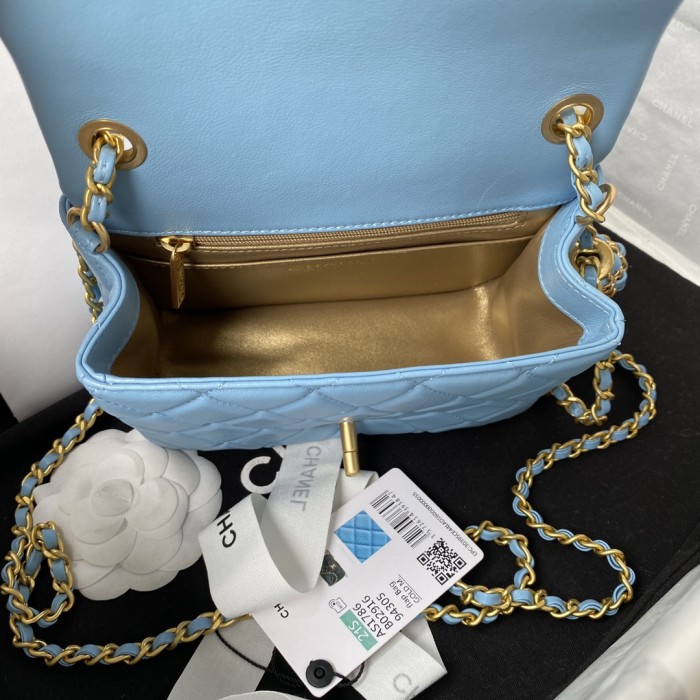 Handbag Chanel size 17 cm