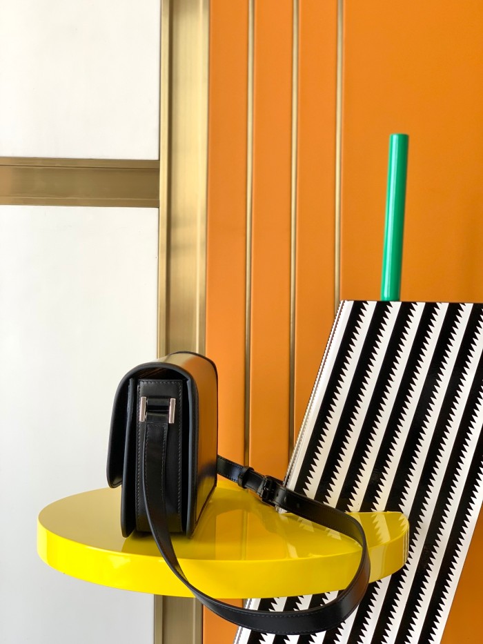 Handbags SAINT LAURENT 634305 size 23x16x6 cm