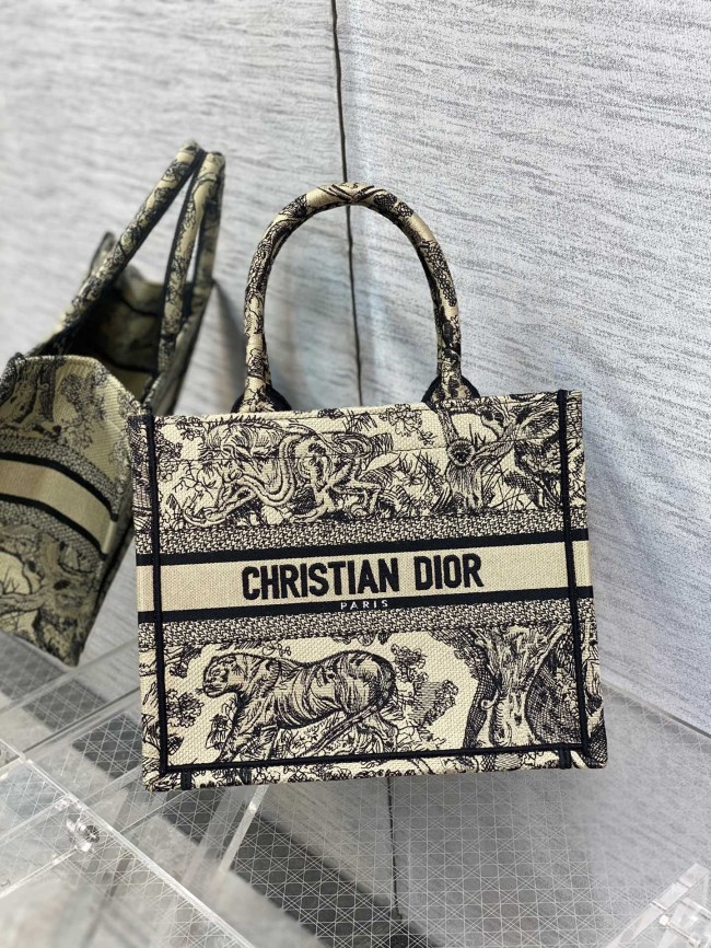 Handbag Dior size 26*8*22 cm