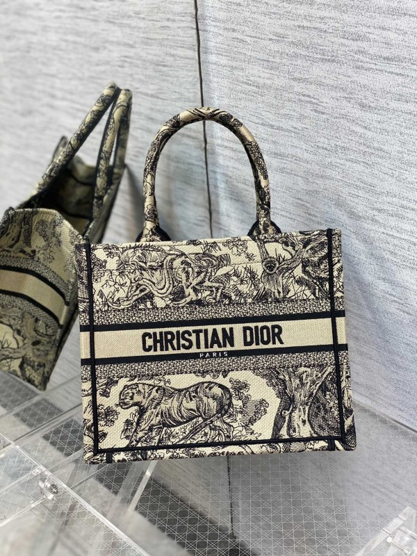 Handbag Dior size 26*8*22 cm