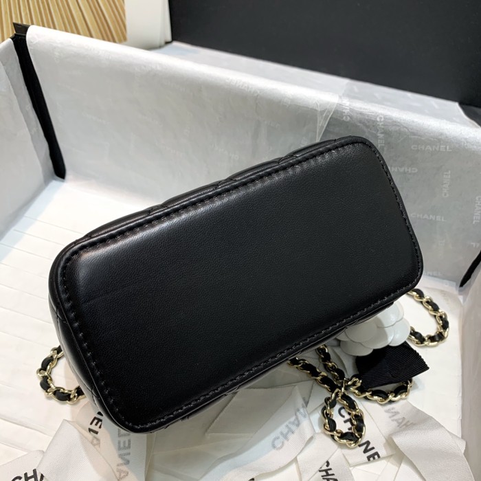 Handbag Chanel 81158 size 16 9.5 8 cm