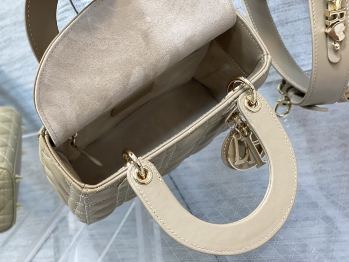 Handbag Dior size 20 cm