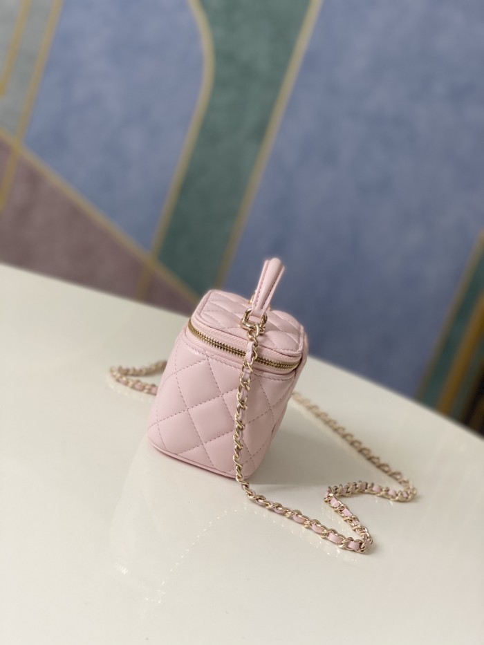 Handbag Chanel 81189 size 10 7 9 cm