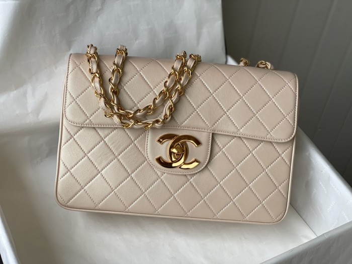Handbag Chanel A088 size 30x8x21 cm