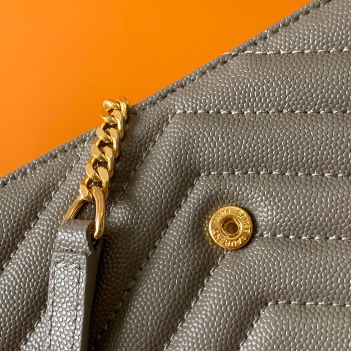 Handbags SAINT LAURENT 393953 size 19x11.5x4 cm