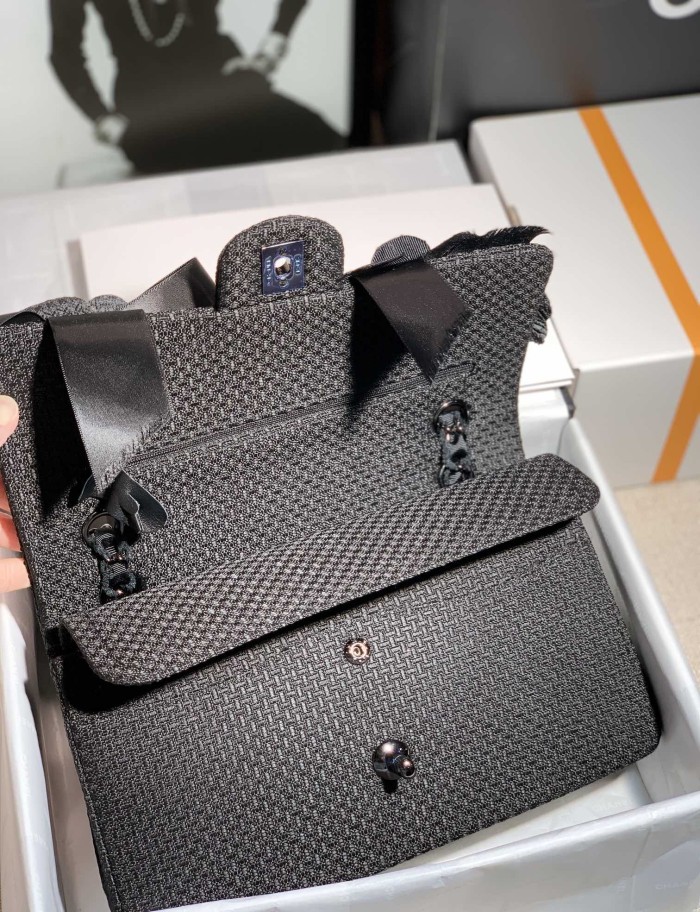 Handbag Chanel size 25*7*16 cm