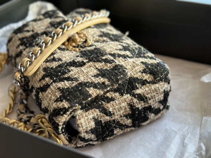 Handbag Chanel AS1161 size 30 CM