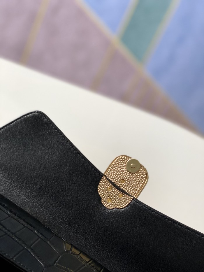 Handbag Chanel 6603 size 30.13.4 cm