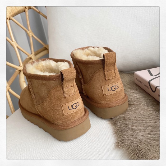 UGG Sneaker 24
