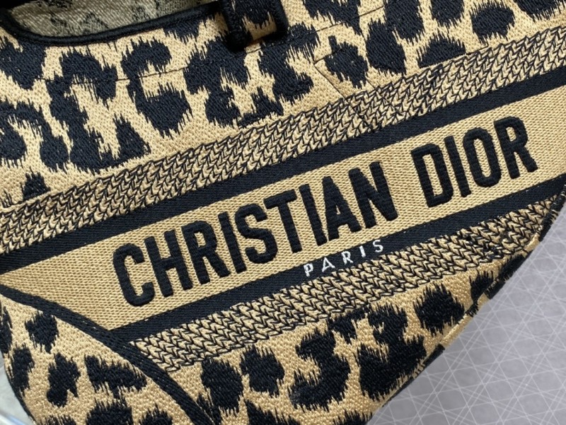 Handbag Dior size 25 cm