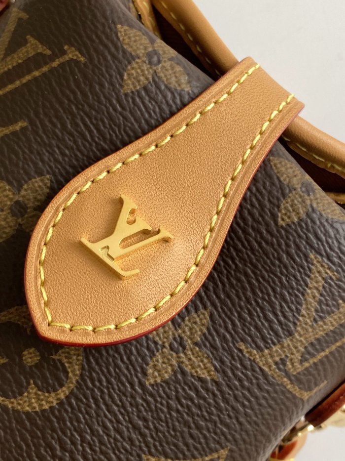 Handbag Louis Vuitton M80874 size 14.5*18*6.5 cm