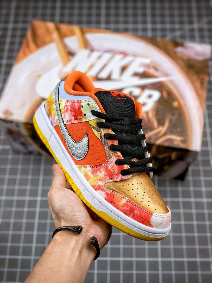 Nike Dunk SB Low Street Hawker