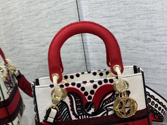 Handbag Dior size 24 cm