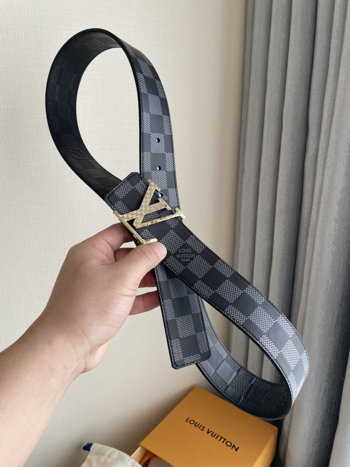 Louis Vuitton Belt 9 (width 4cm)