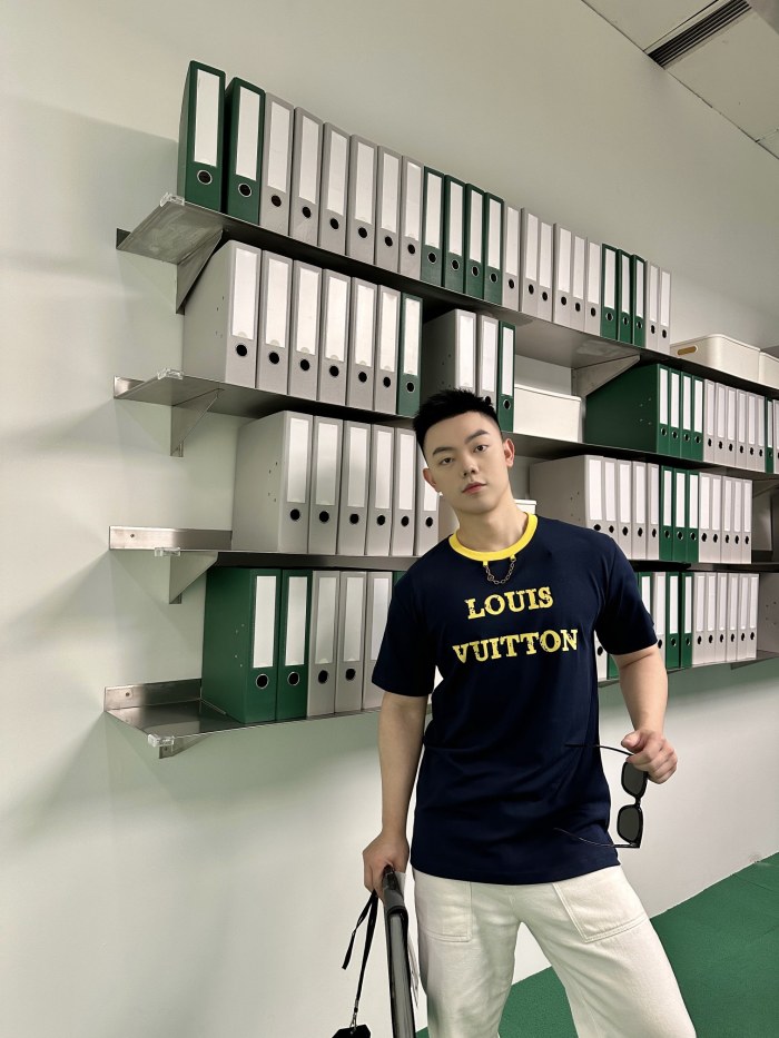 Clothes Louis Vuitton 339
