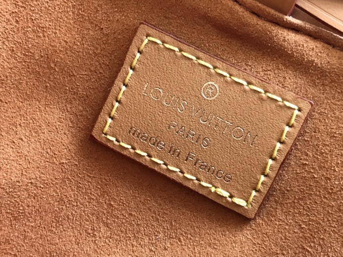 Handbag Louis Vuitton M57099 size 12×12×12cm