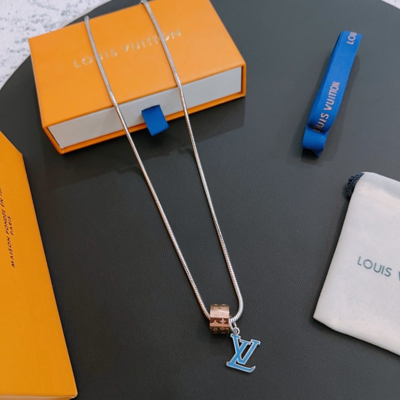 Clothes Louis Vuitton 56