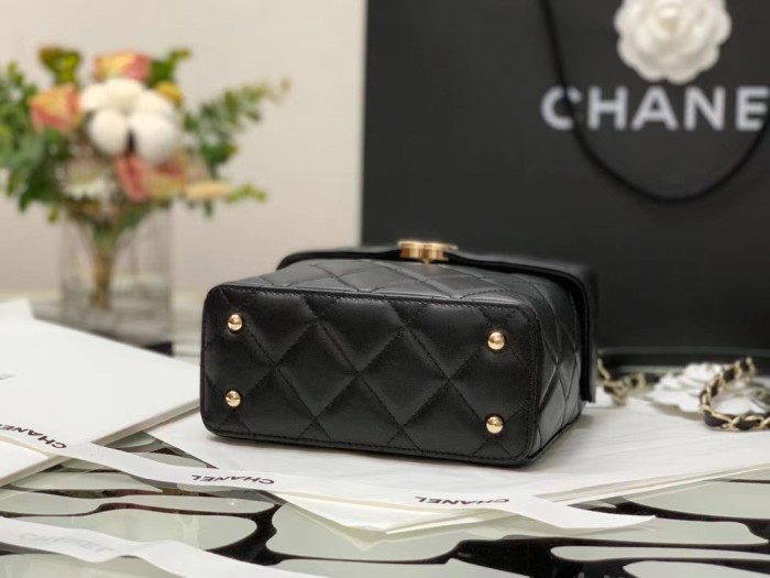 Handbag Chanel size 17×14×8 cm
