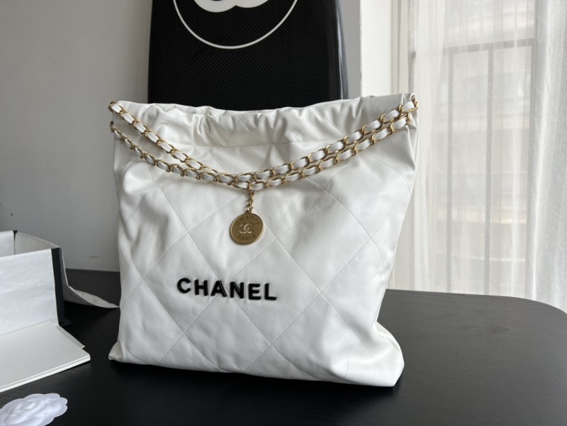 Handbag Chanel size 39cmx42cmx8 cm
