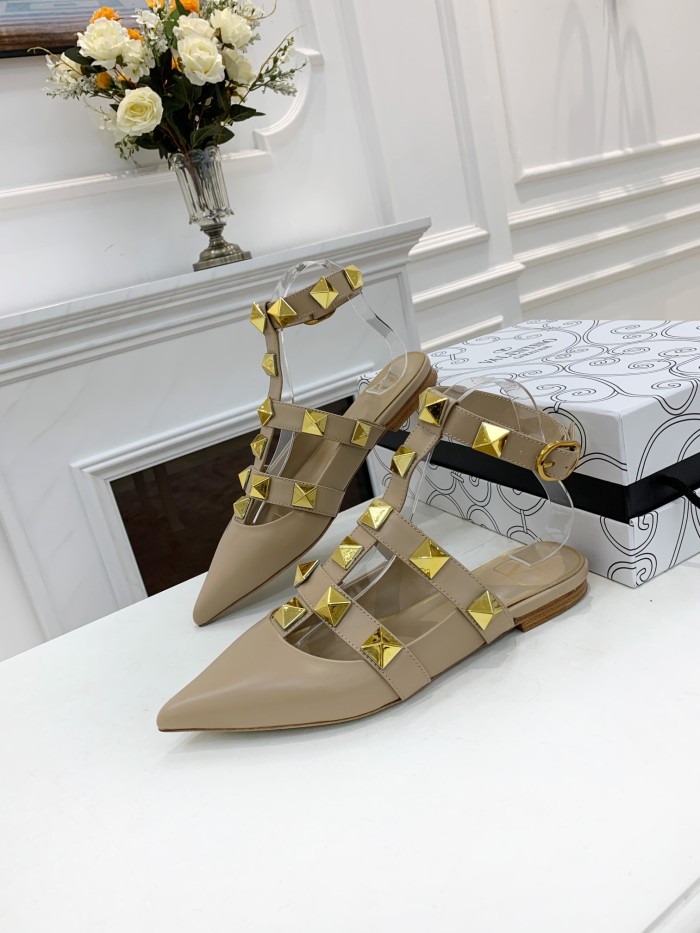 VALENTINO GARAVANI Roman Stud WOMEN 33