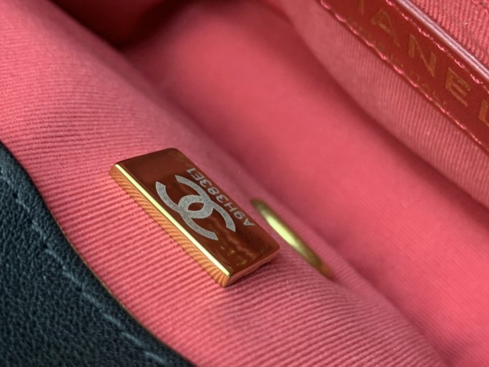 Handbag Chanel 99120 size 15*19*6 cm