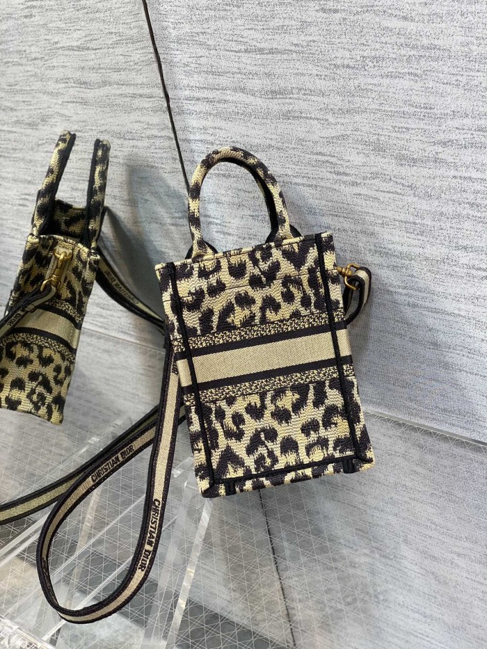 Handbag Dior size 13.5*5*18 cm