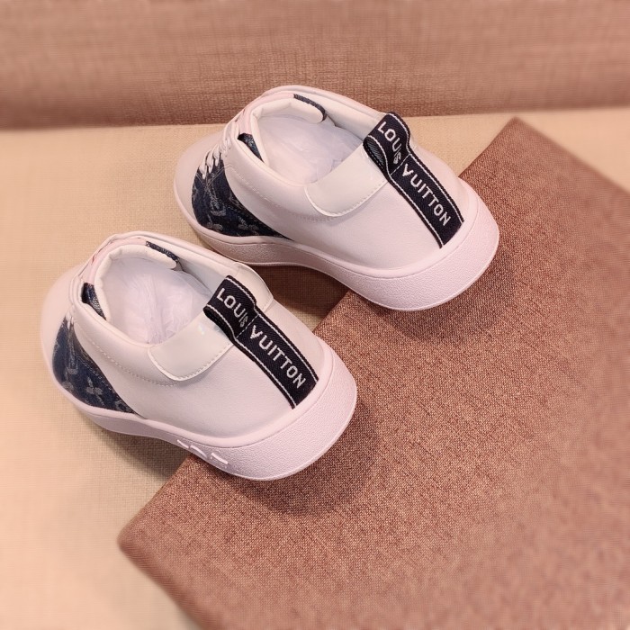 Louis Vuitton Low Top sneaker 83