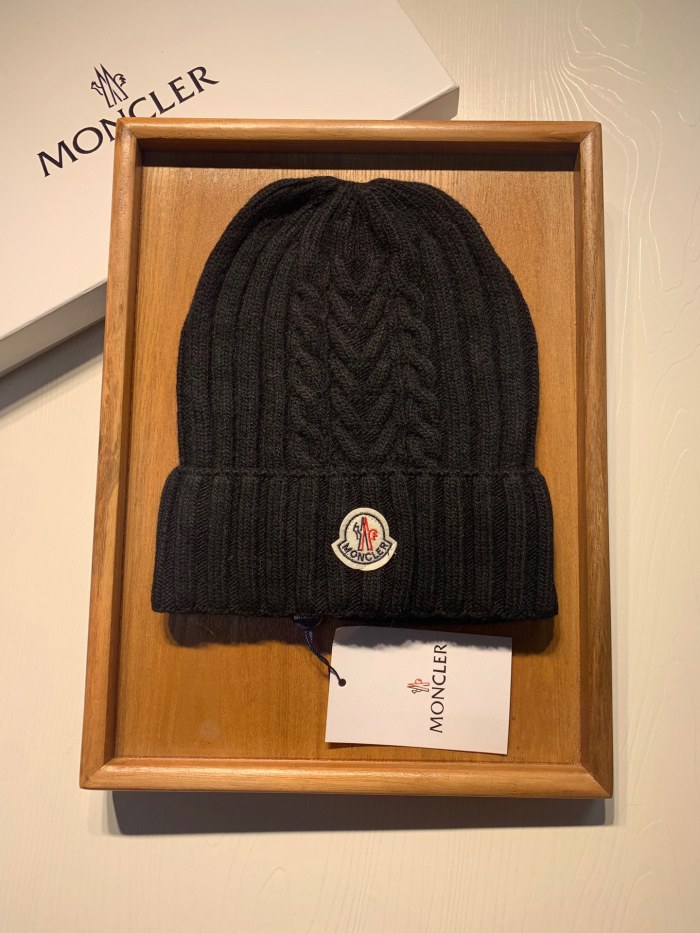 Hat Moncler 3