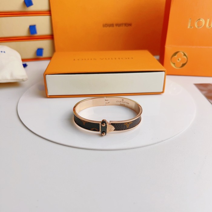 Clothes Louis Vuitton 31