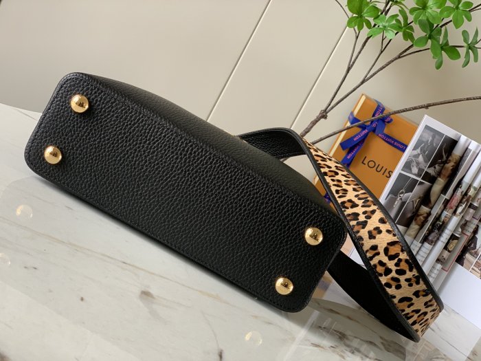 Handbag Louis Vuitton M57215 size 27 x 18 x 9