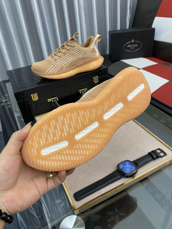 Prada Low Top sneaker 18