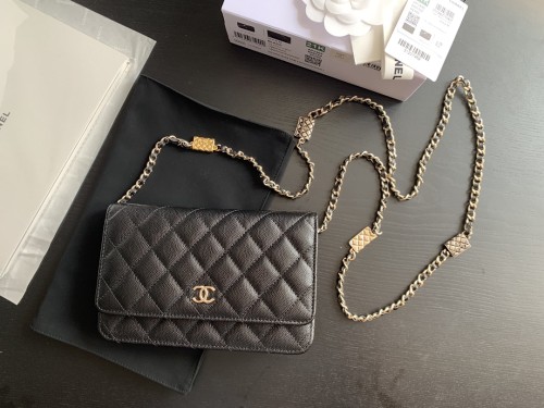 Handbag Chanel AP2400 size 19 cm