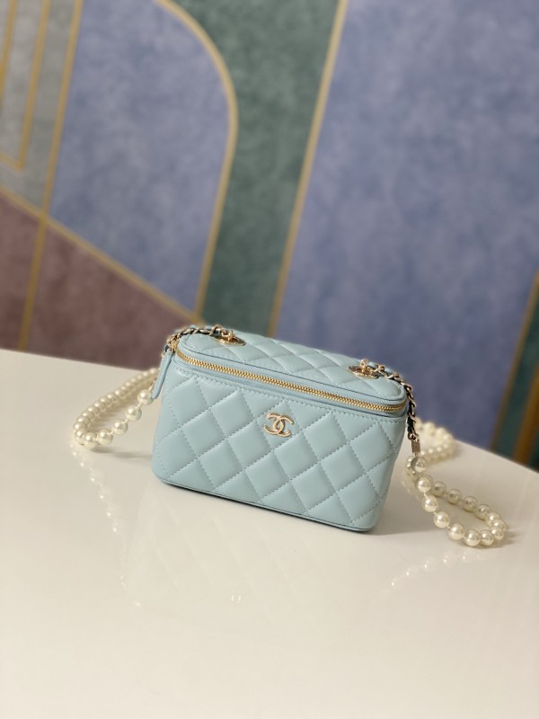 Handbag Chanel 81192 size 9.5-17-8 𝗰𝗺