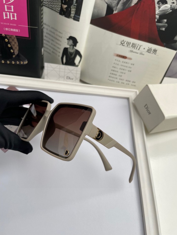 sunglasses Dior 7116