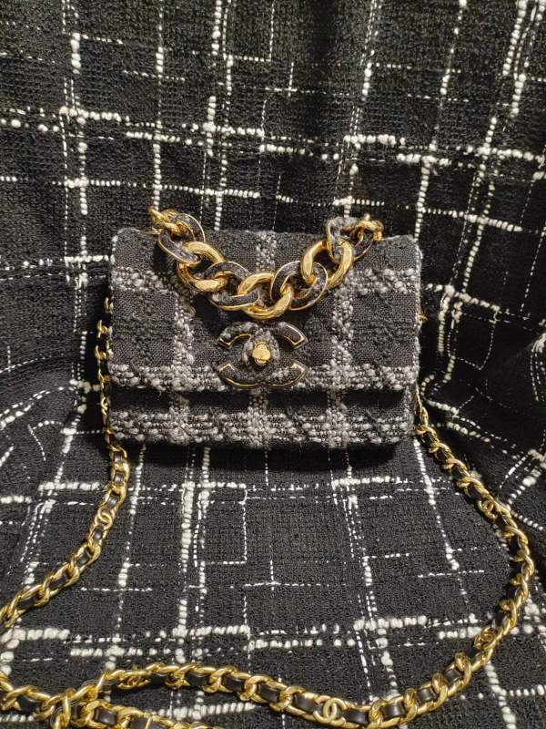 Handbag Chanel size 15*22*6 cm